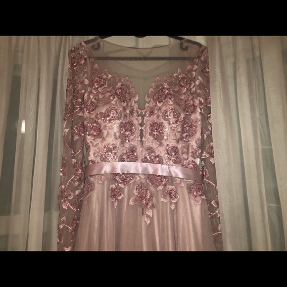 Gorgeous long princess dress for special occasion - Picture 6 of 8